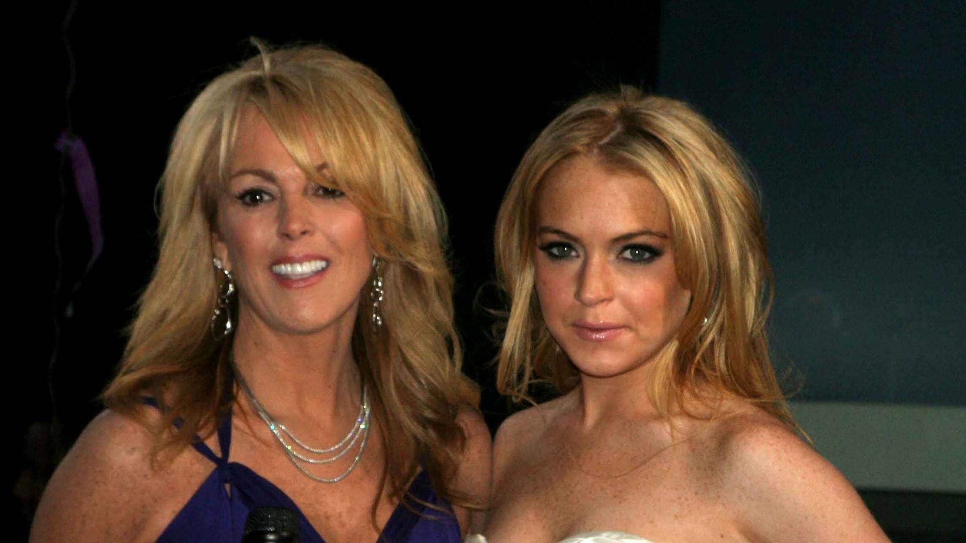 Dina und Lindsay Lohan bei einer Veranstaltung im Mai 2007. 