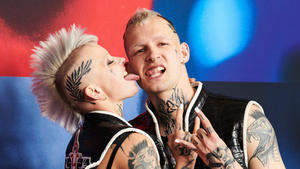 Punk-Partnerlook bei Ex-GZSZ-Star und Frau Edith