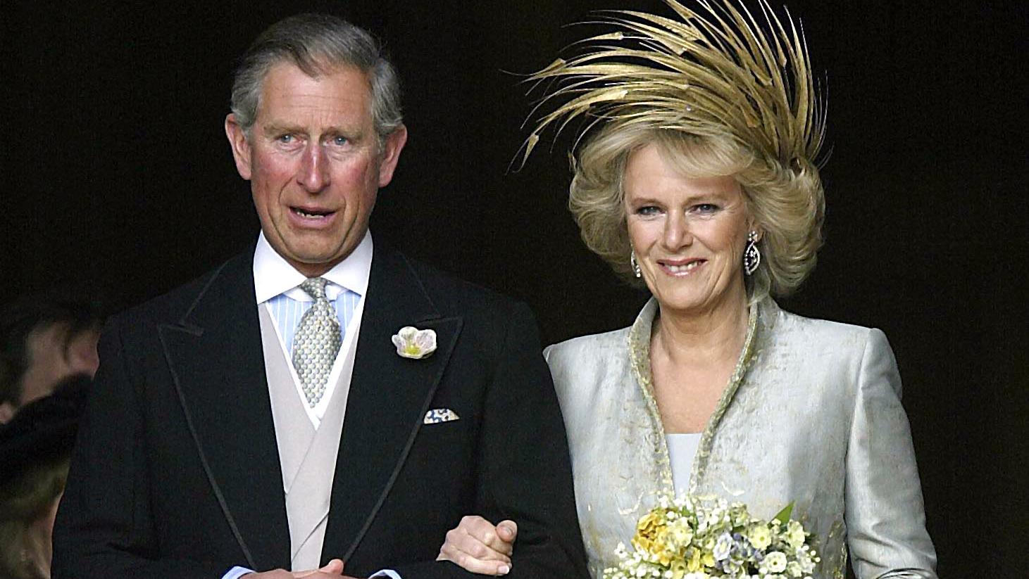 An image dated Saturday 09 April 2005 of the Prince of Wales with his new bride Camilla, Duchess of Cornwall after their blessing at St George's Chapel, Windsor on the day of their wedding ceremony. Foto: Michael Dunlea +++(c) dpa - Report+++