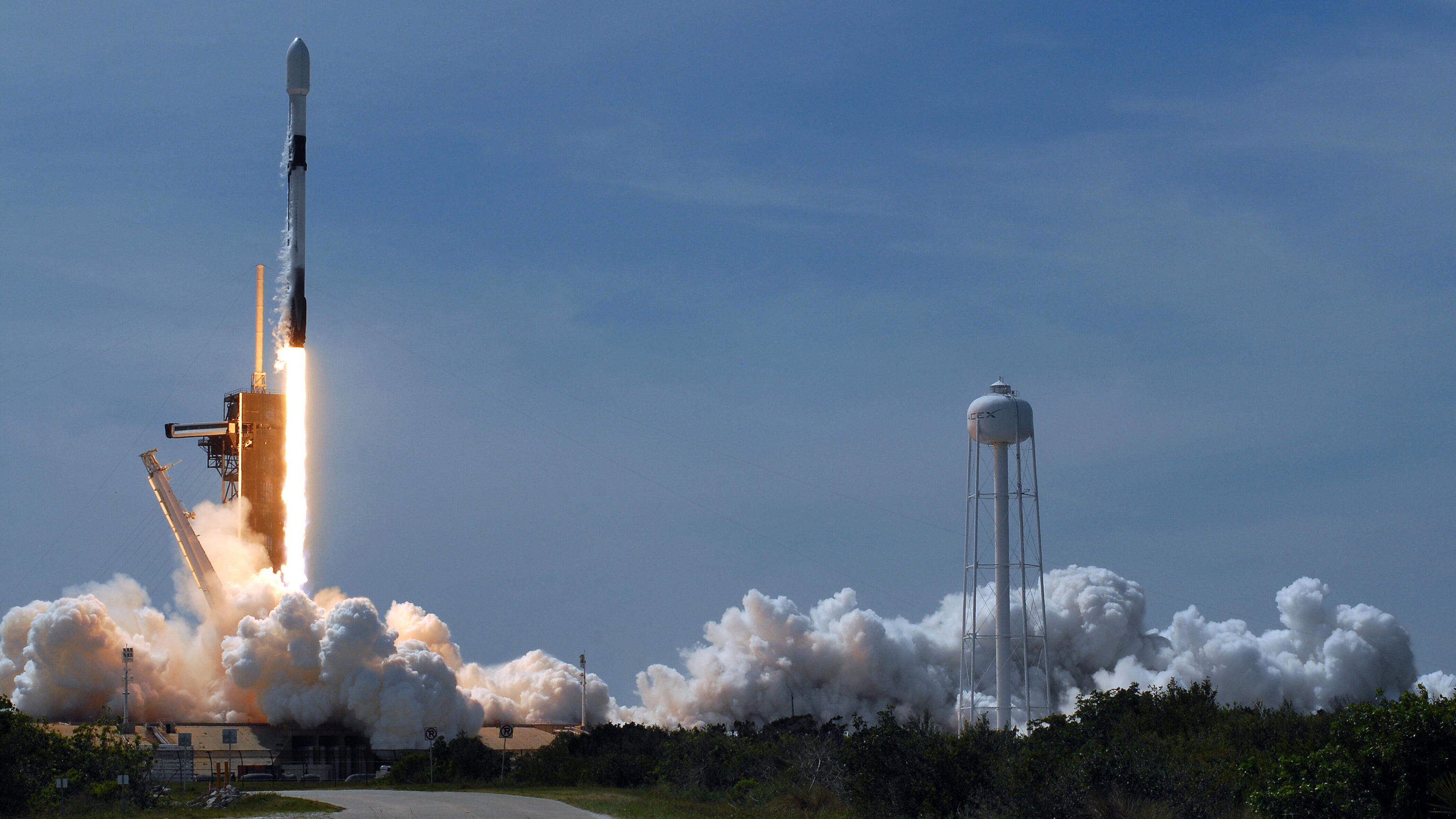 Elon Musks "SpaceX"-Projekt: "Starlink"-Satelliten sehen ...