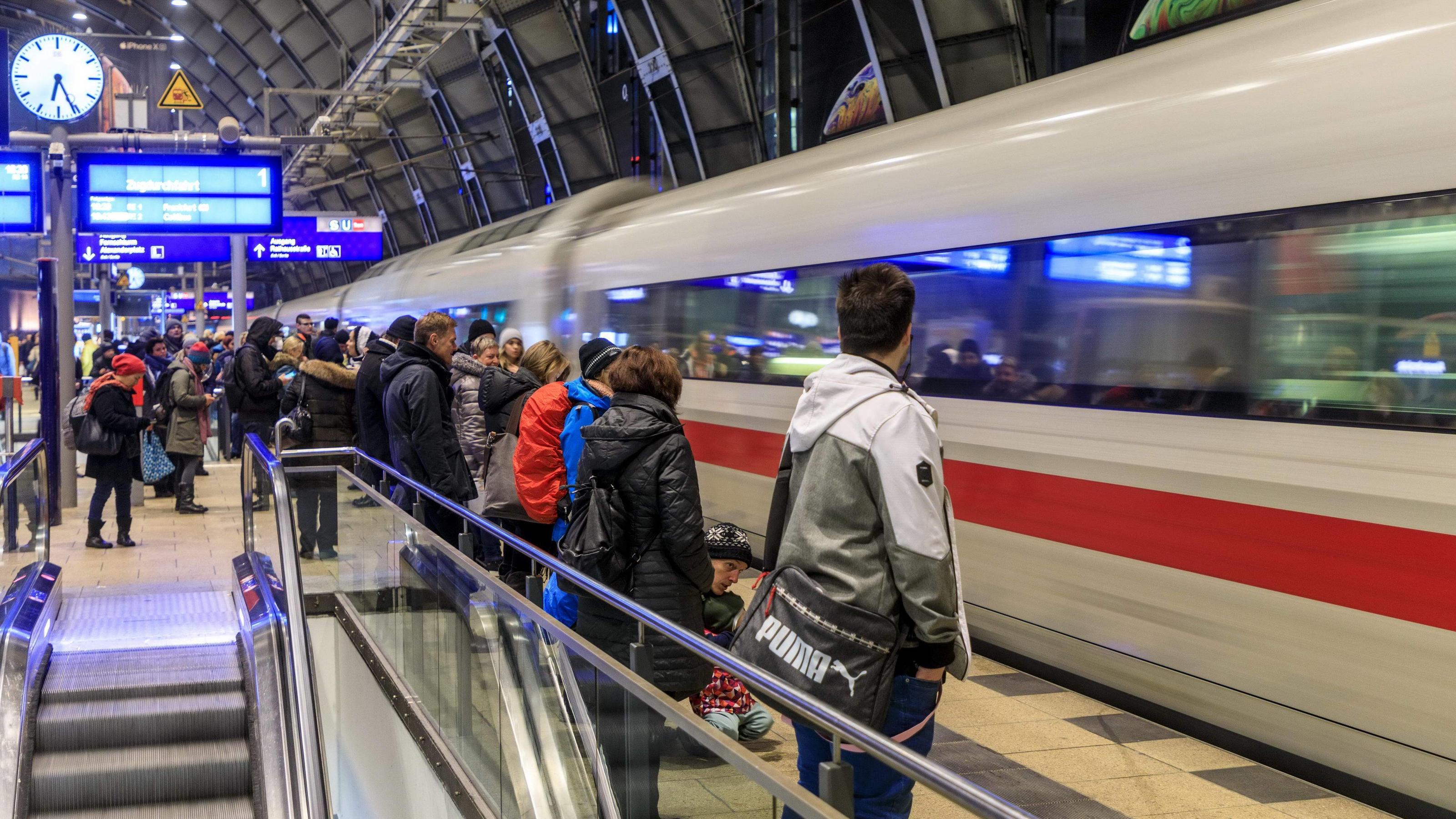 Deutsche Bahn bietet an über 100 Bahnhöfen kostenloses WLAN an