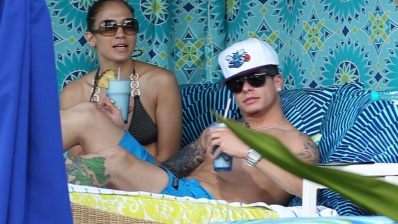 Der Fotobeweis: Jennifer Lopez und ihr Toyboy beim Hawaiiurlaub.