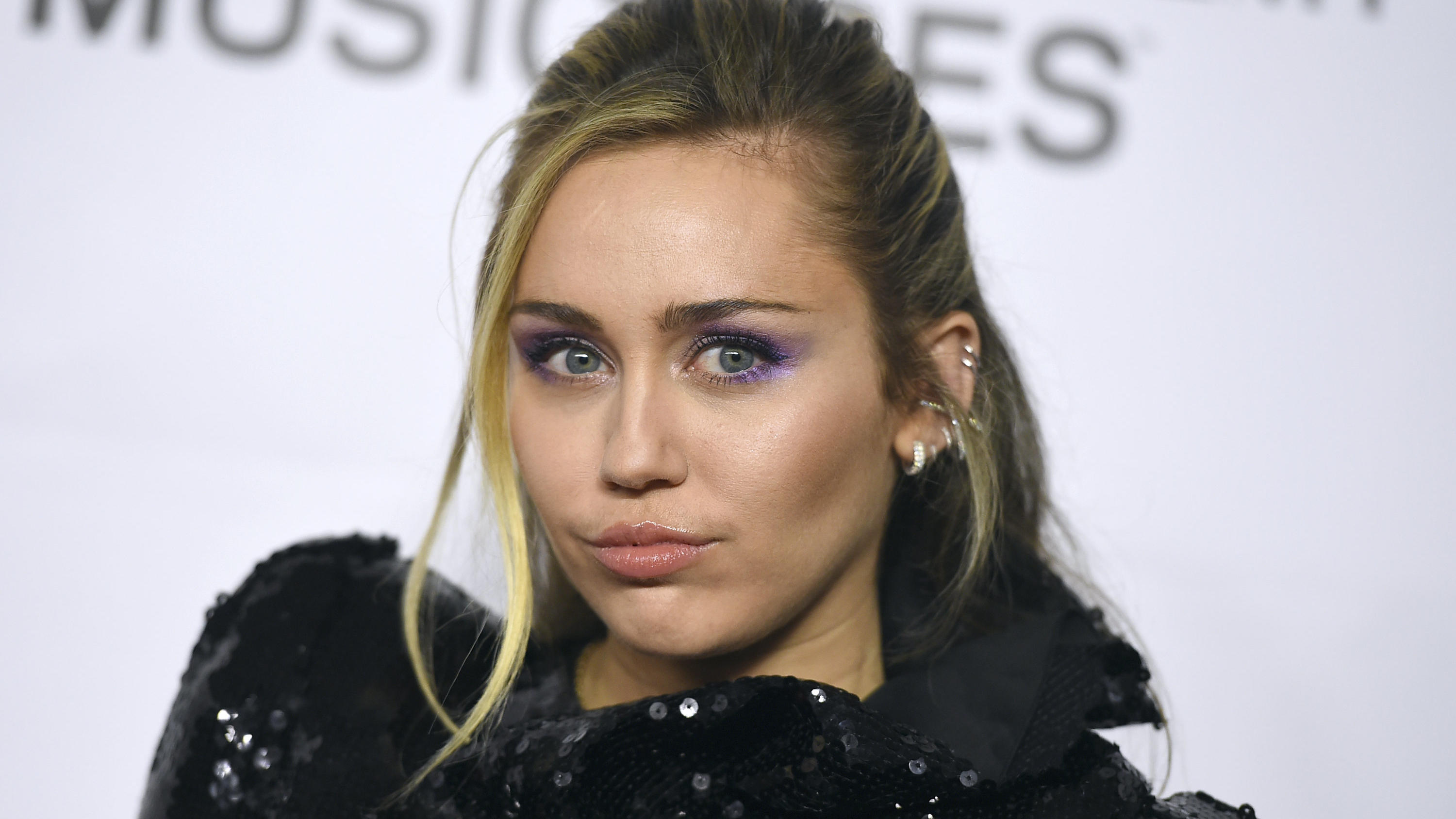 Miley Cyrus Trauer um ihre verstorbene Hündin Mary Jane