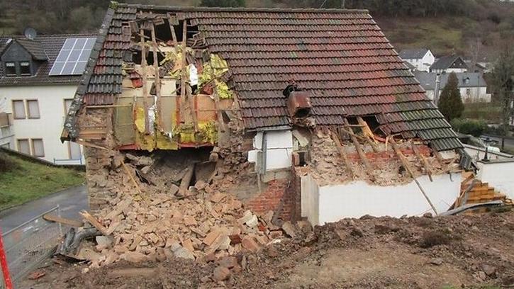 Gerolstein Mit dem Bagger Vermieter reißt Haus ab