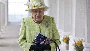 Queen Elizabeth meldet sich zurück