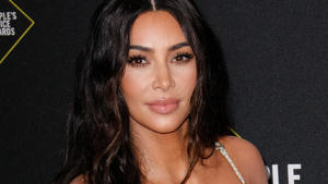 Kim Kardashian posiert nur in Bikinis