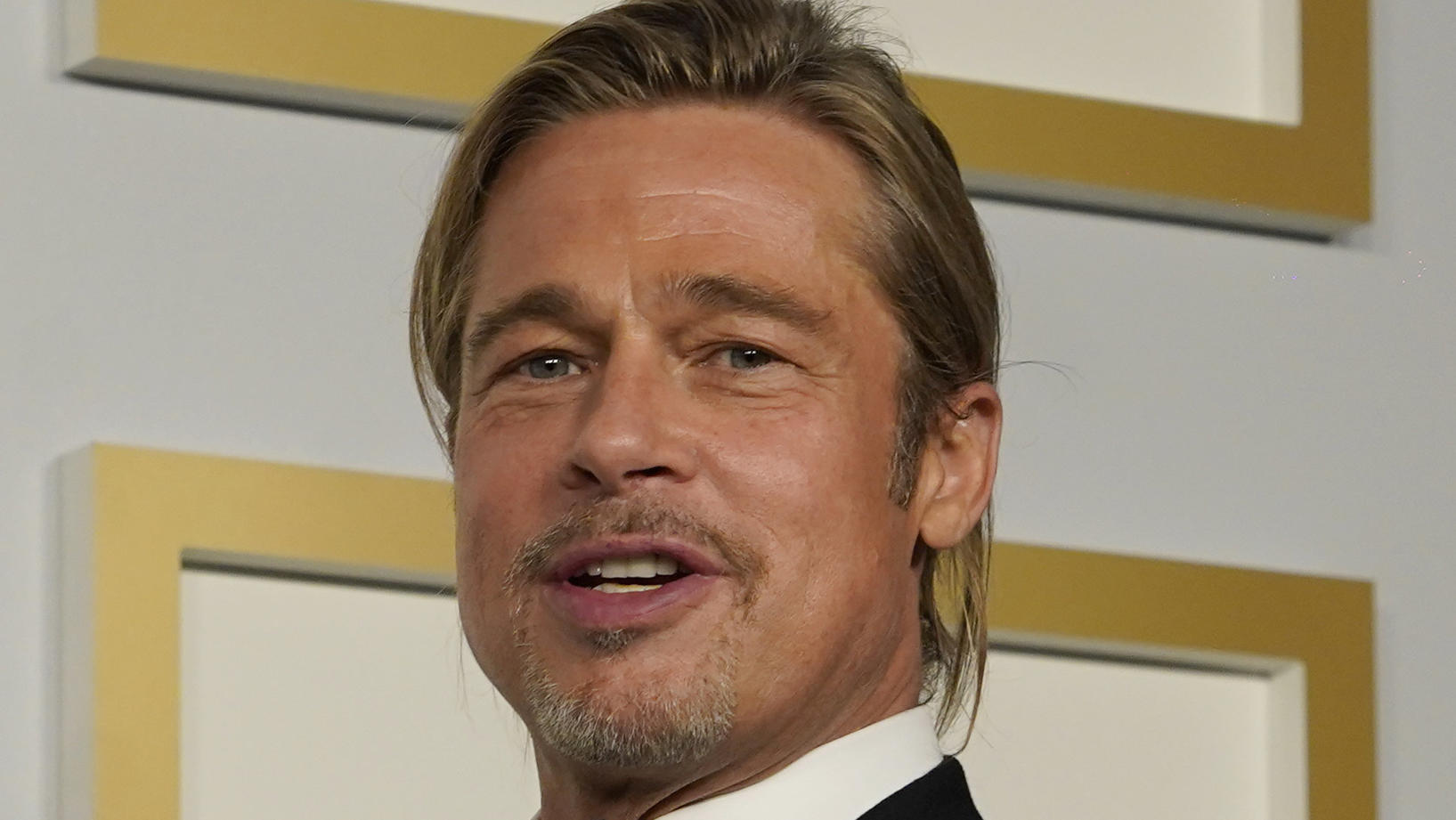 Oscars 2021: Brad Pitt zeigt seinen sexy Pferdeschwanz-Look