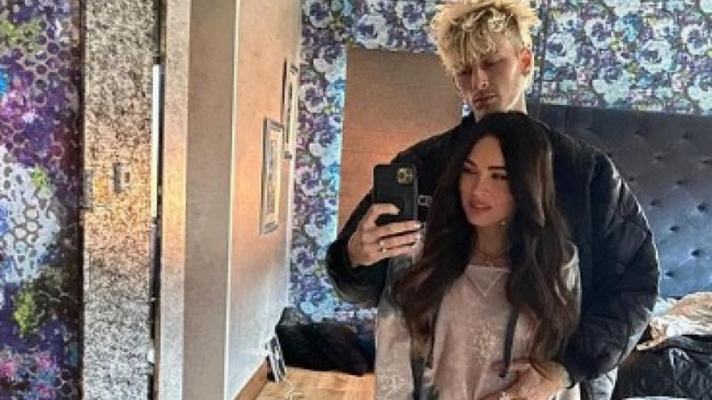 Machine Gun Kelly Und Megan Fox Feiern Den Jahrestag Ihres Liebesgestandnisses