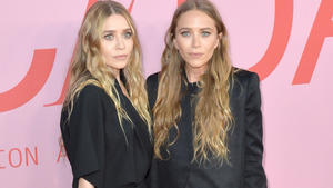Mary-Kate und Ashley Olsen geben sich gegenseitig Halt