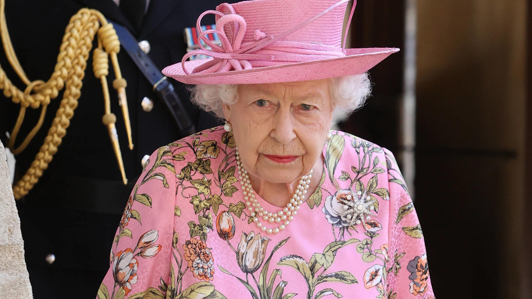 Queen Elizabeth Ii Diese Bizarre Royal Regel Fur Frauen Gibt Es Dank Ihr Nicht Mehr