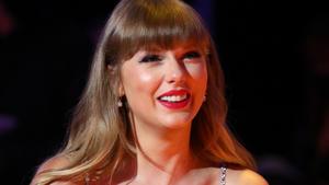 Taylor Swift deutet Kollaborationen mit Phoebe Bridgers, ...