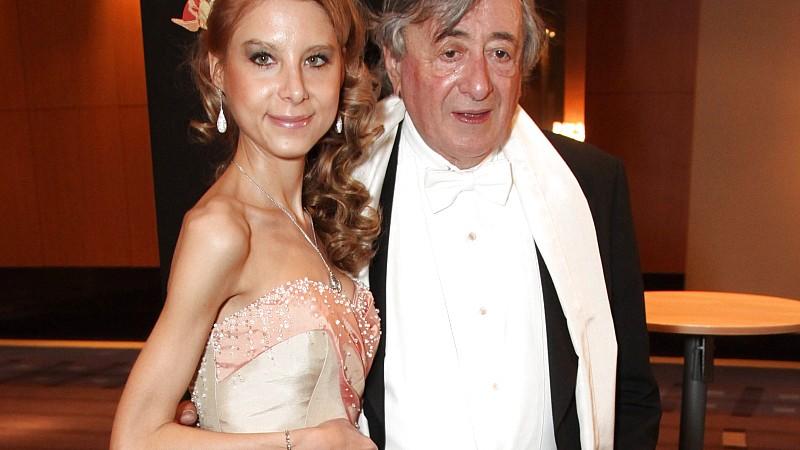 Anastasia Sokol mit ihrem Freund Richard Lugner