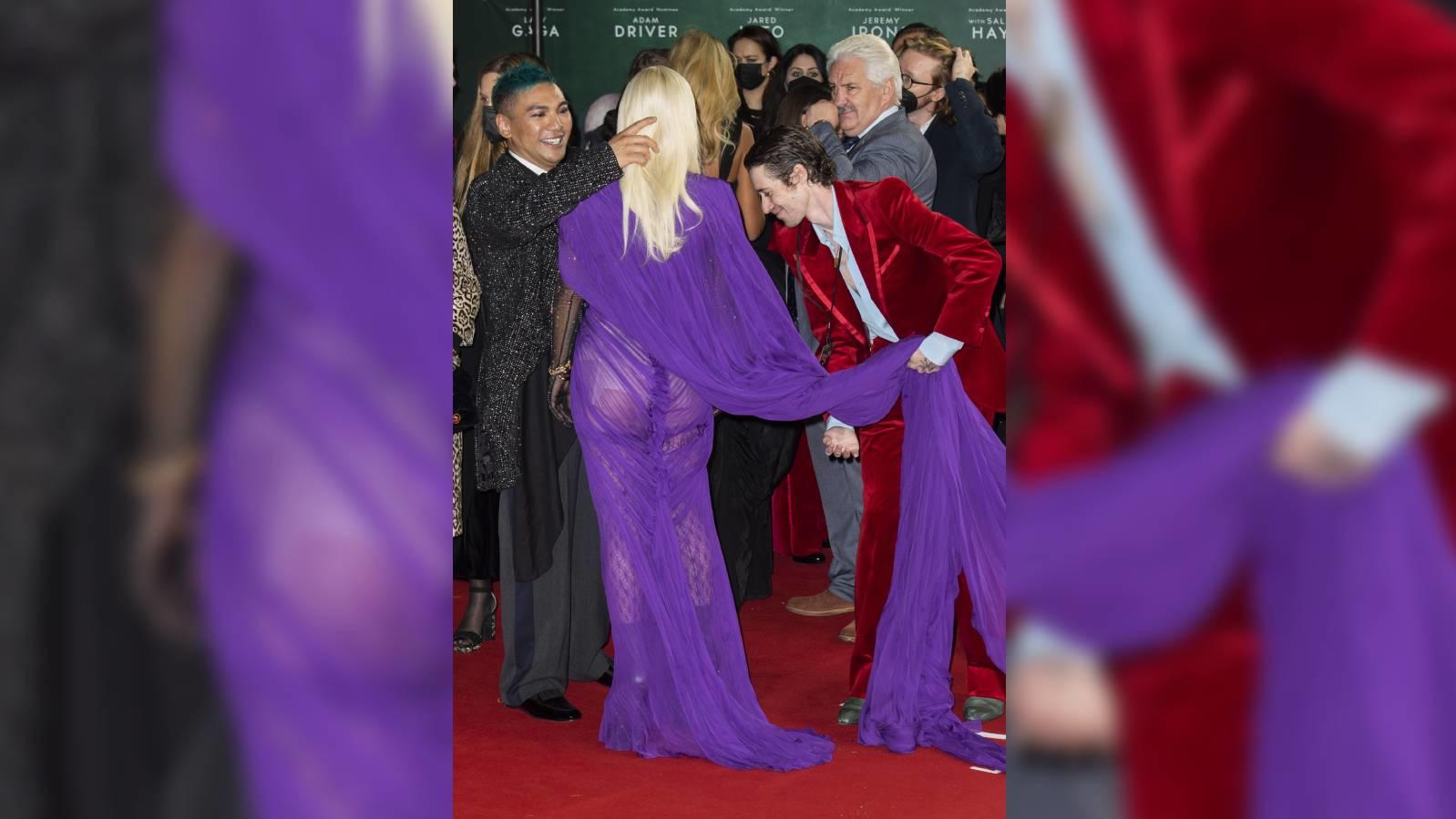 Lady Gaga POsiert auf dem roten Teppich bei der "House of Gucci"-Weltpremiere.