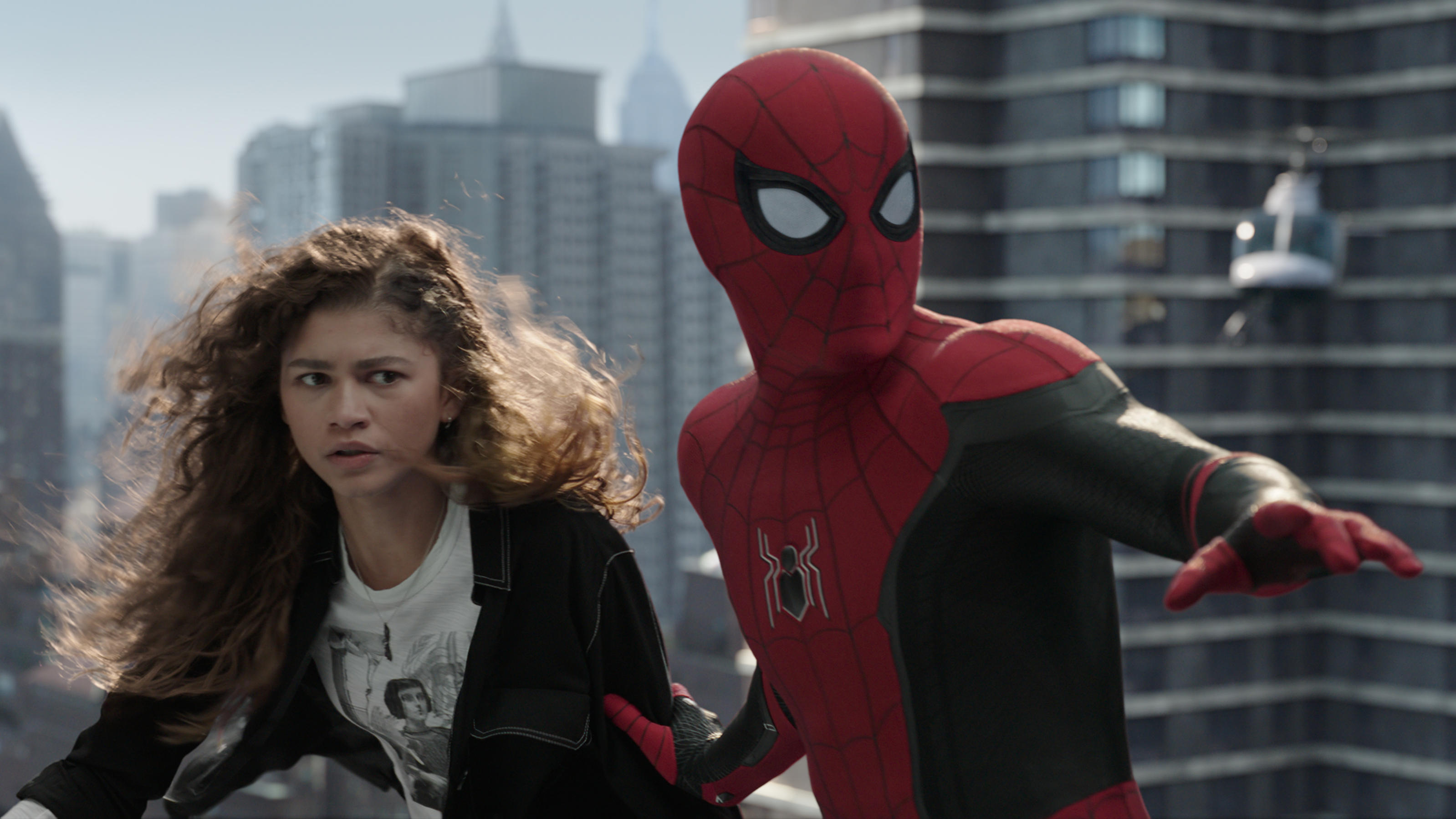 Über den Dächern New Yorks: MJ (Zendaya) und Peter Parker alias Spider-Man (Tom Holland)
