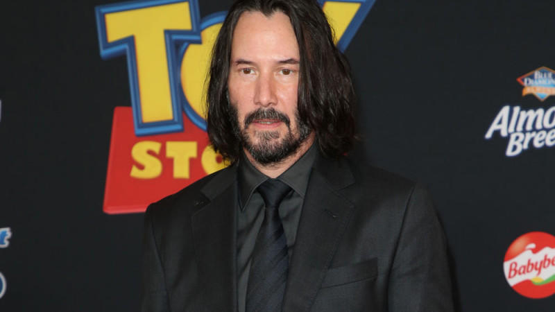 Keanu Reeves: Er trug Dolly Partons Playboy-Häschen-Outfit