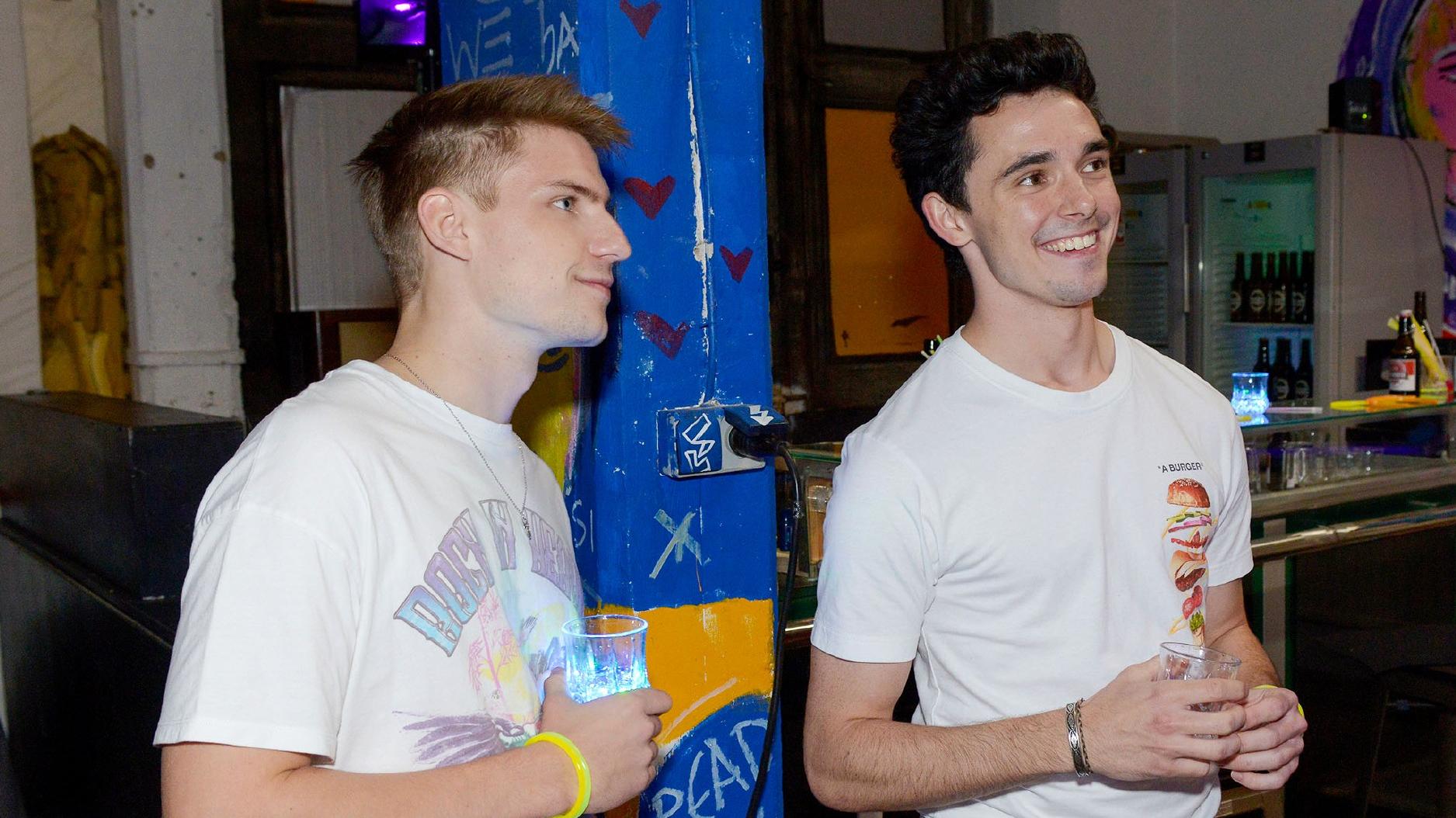 Eigentlich sind Moritz und Luis beste Kumpels. Könnten sie etwa zum nächsten Gay-Couple bei GZSZ werden?