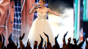 Jennifer Lopez: 'The Mother'-Filmproduktion wegen ...
