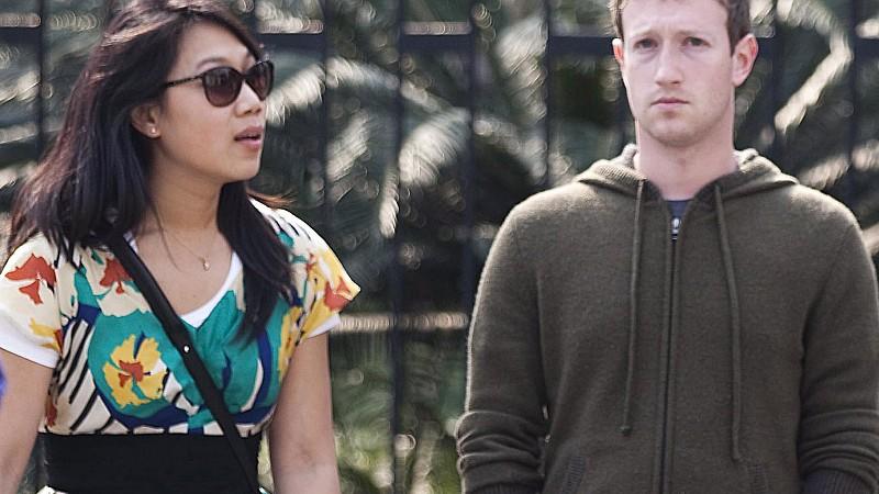 Facebook-Chef Mark Zuckerberg ist unter der Haube.