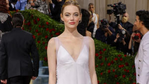 Emma Stone: Mit dem Hochzeitskleid zur Met Gala