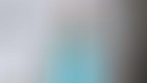 Amanda Seyfried wird im aquamarinblauen Zweiteiler zum Hingucker