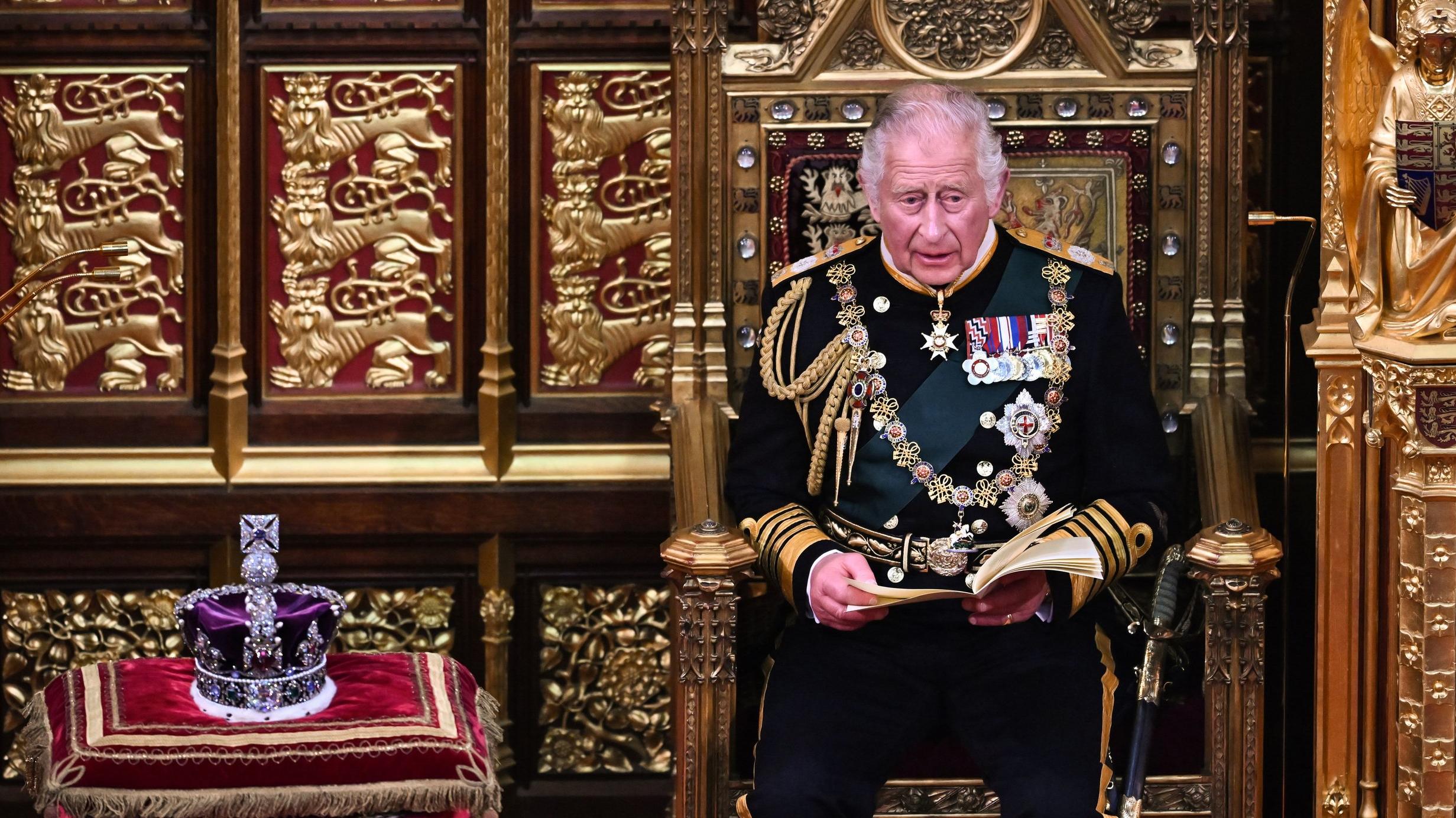 Prinz Charles eröffnet Parlament: Warum diese Szene Harry und Meghan "in Panik versetzen" sollte