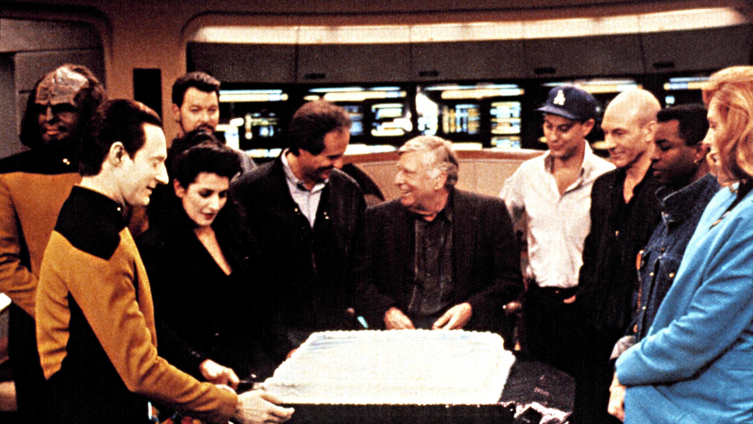 Gene Roddenberry am Set von "Star Trek: Das nächste Jahrhundert"