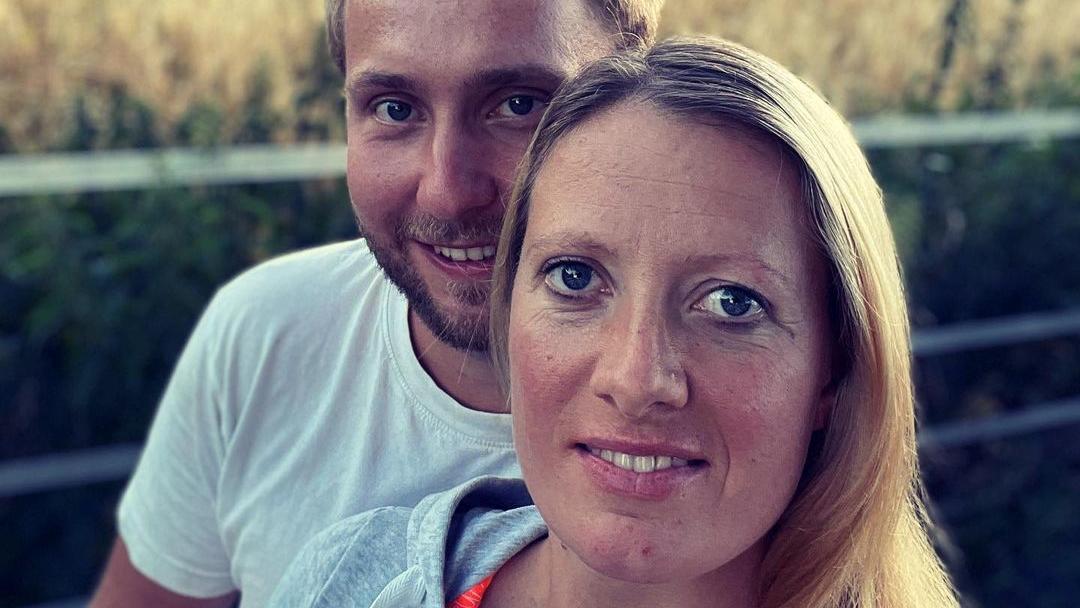Denise Munding und ihr Verlobter Nils Dwortzak sind 2022 Eltern einer kleinen Tochter geworden. 