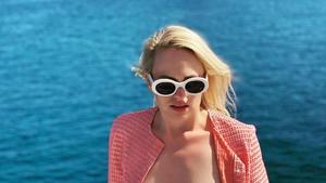 Ihr Retro-Bikini ist der schöne Ausdruck ihres Lebensgefühls