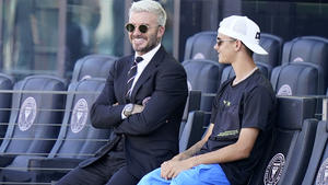 David & Romeo Beckham lassen uns doppelt sehen.