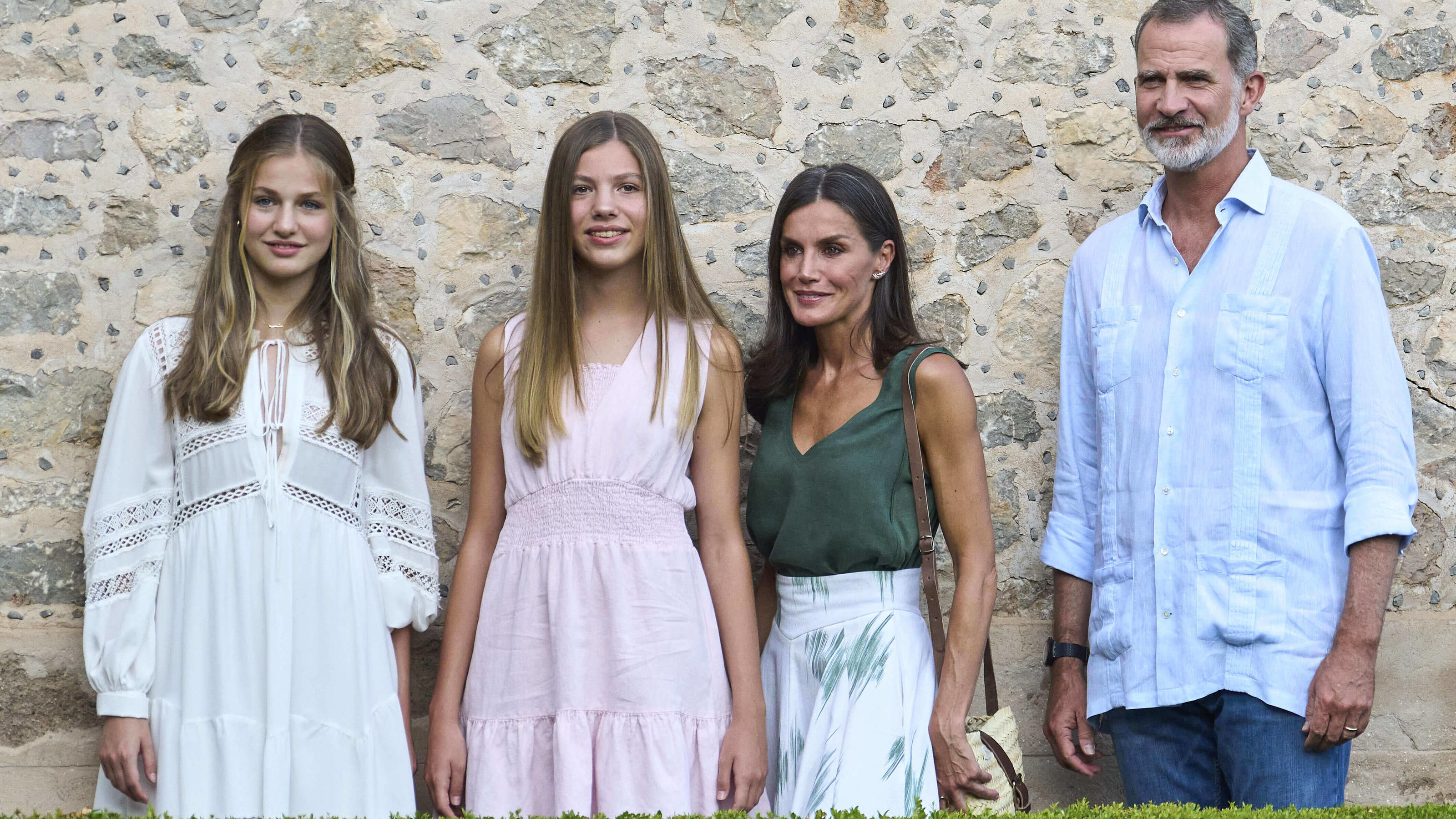 Königin Letizia, König Felipe und ihre Töchter beim Fotoshooting auf Mallorca