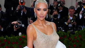 Kim Kardashian: So stylt sie ihre Beats x Kim-Kopfhörer