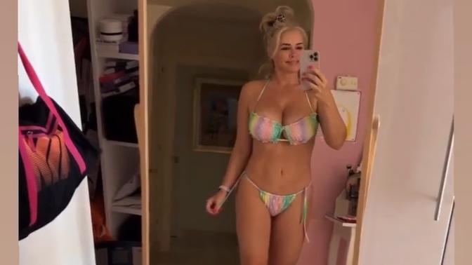 Daniela Katzenberger im Bikini.