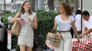 Jennifer Lopez mit Violet Affleck in Beverly Hills unterwegs
