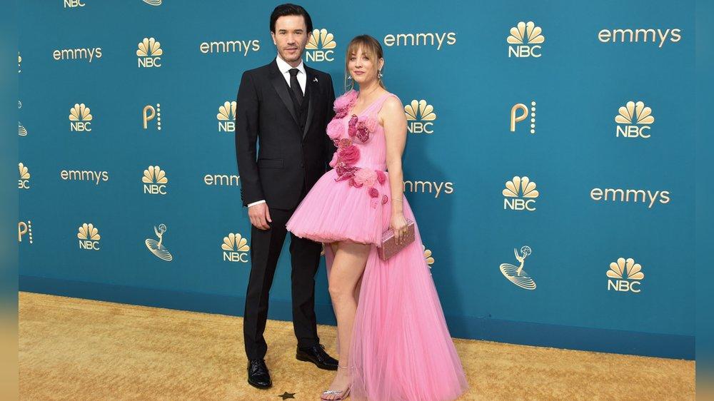 Kaley Cuoco und Tom Pelphrey: Red-Carpet-Debüt bei den Emmy Awards