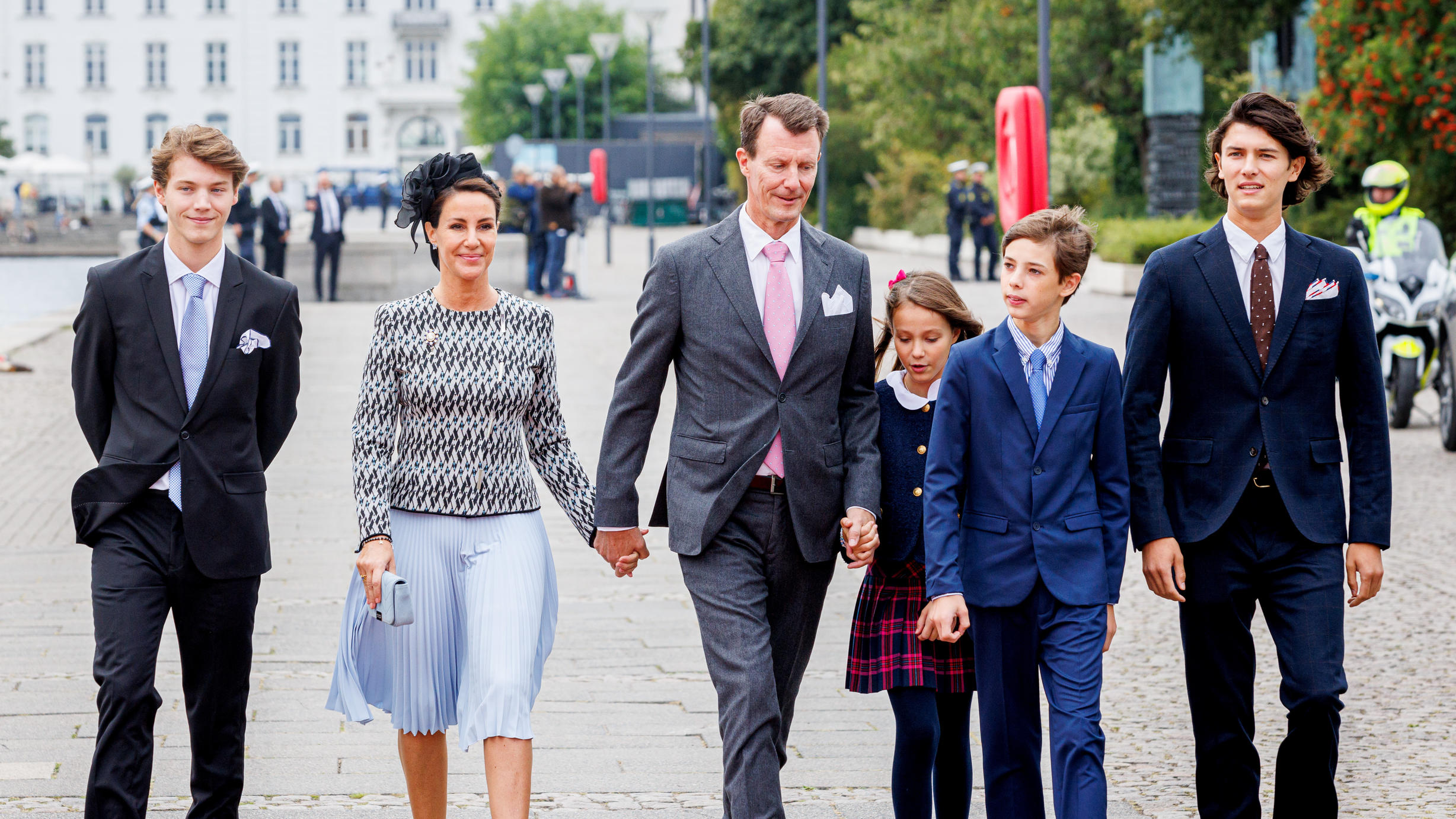 Prinz Joachims vier Kinder Nikolai (23), Felix (20), Henrik (13) und Athena (10) dürfen sich nicht mehr Prinz und Prinzessin nennen.