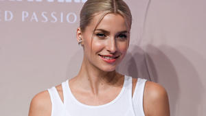 Lena Gercke präsentiert trainierten After-Baby-Body