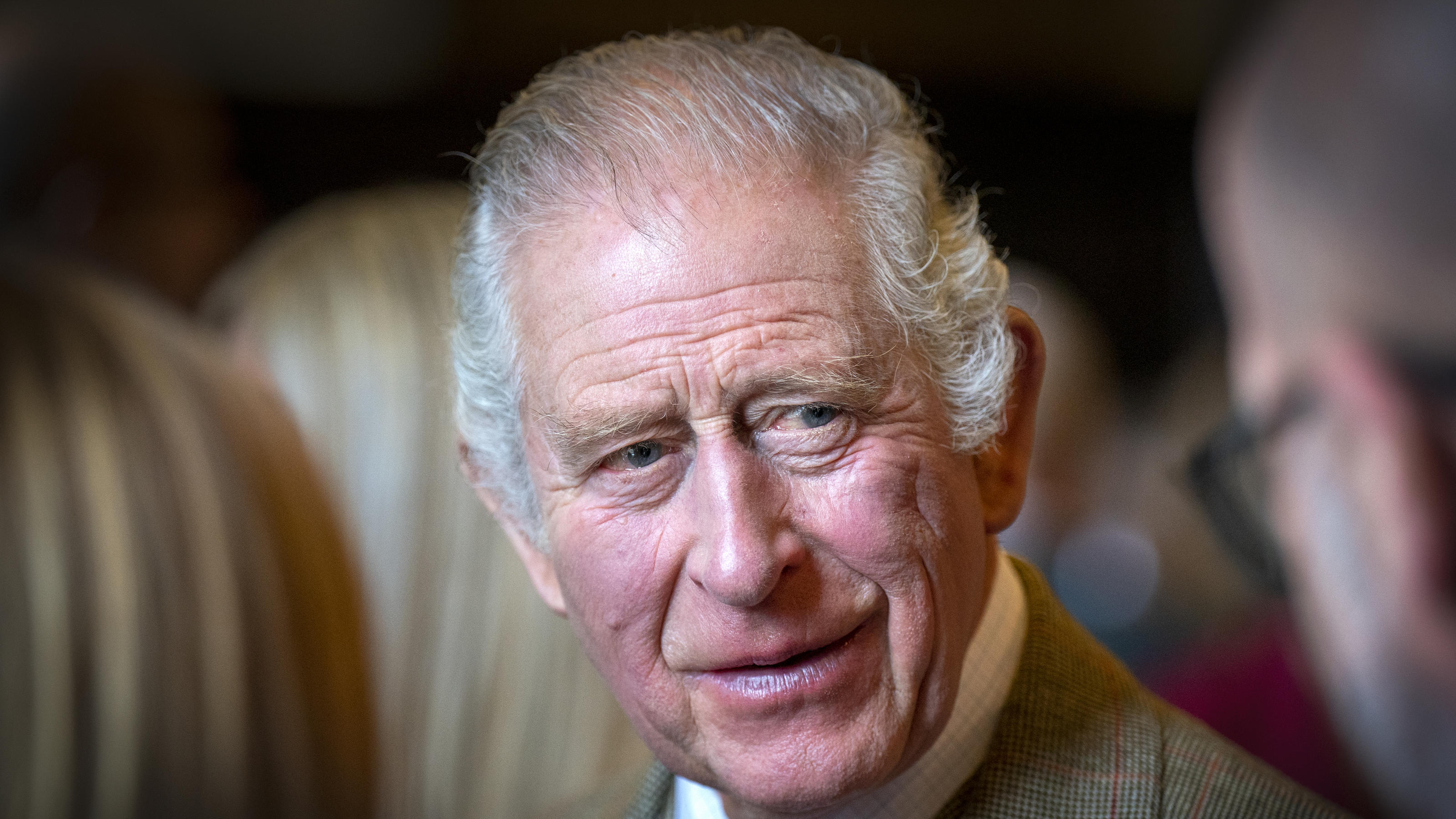 King Charles III during a visit to Aberdeen Town House to meet families who have settled in Aberdeen from Afghanistan, Syria and Ukraine. Photo by Jane Barlow / Royal Rota via royalfoto