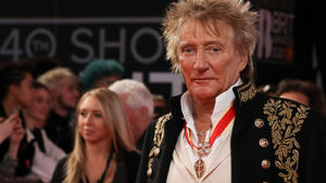 Rod Stewart beschimpft Putin und widmet Ukraine ...