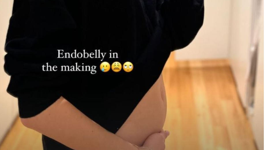 Anna Wilken zeigt ihren Followern ihren "Endometriose-Bauch"