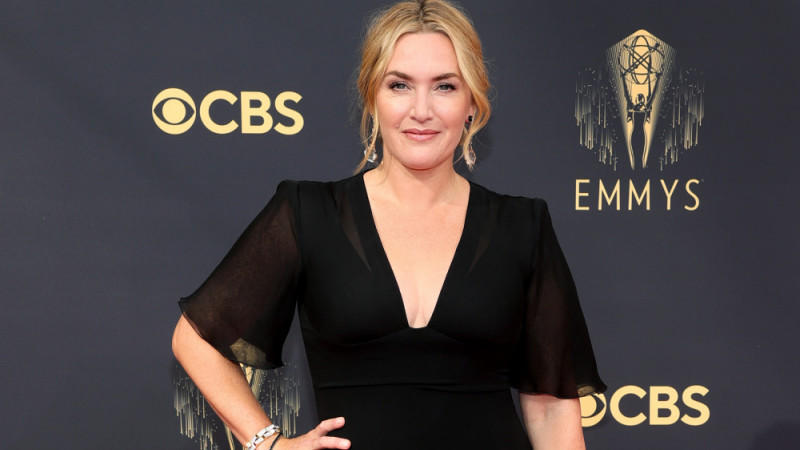 Kate Winslet gives the mother of her sick daughter