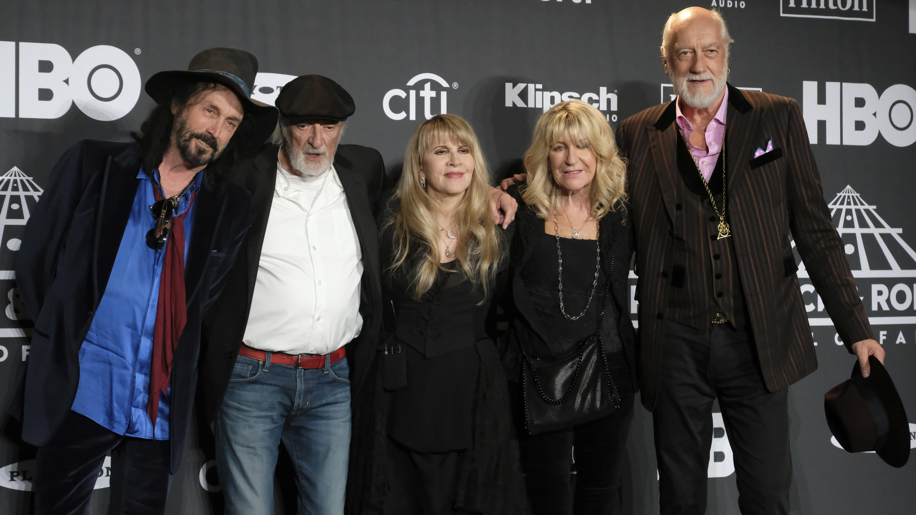 "Fleetwood Mac" nehmen Abschied von Keyboarderin Christine McVie. V.l.n.r. Stevie Nicks, Mike Campbell, John McVie, Christine McVie and Mick Fleetwood.