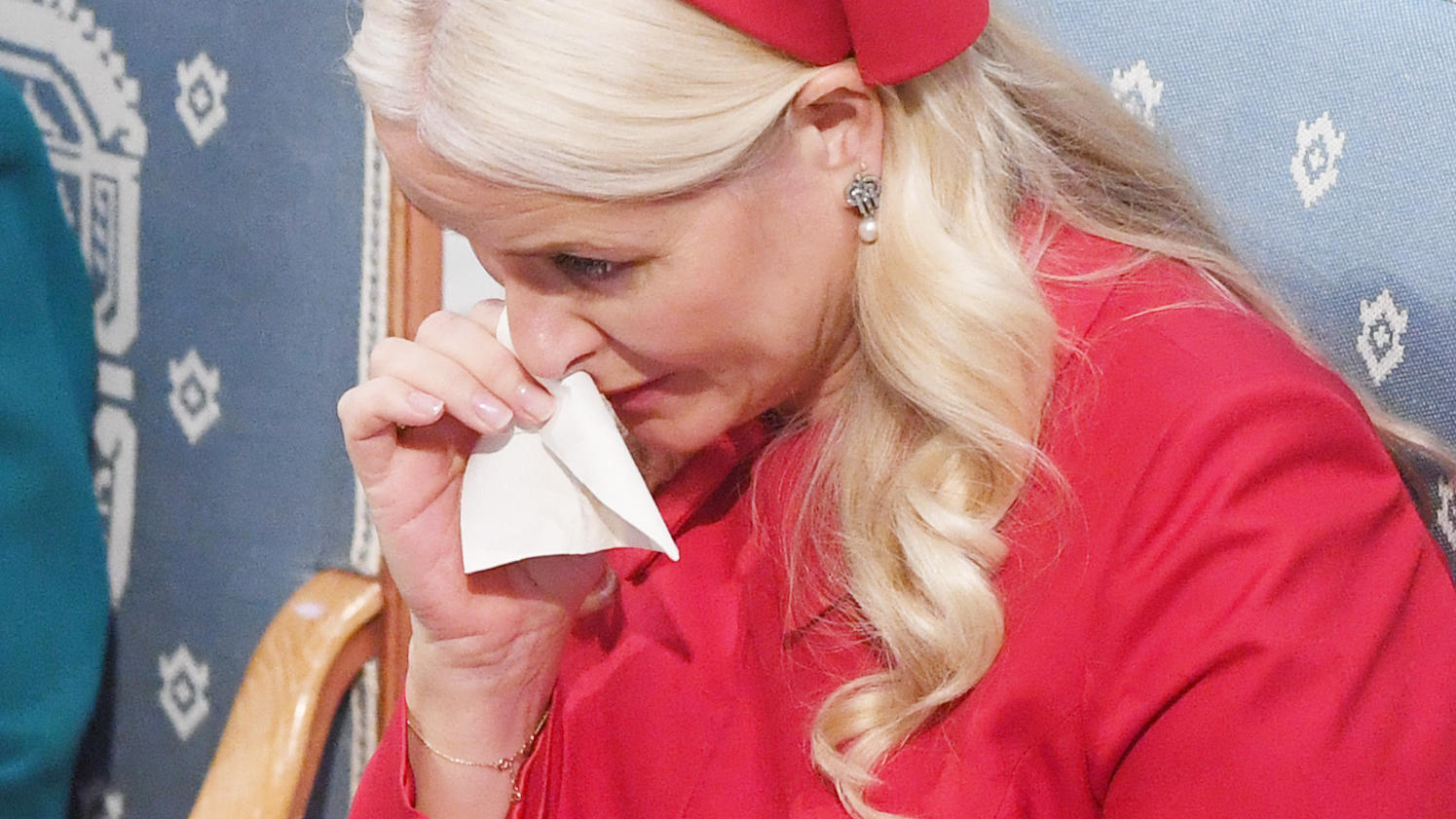 Prinzessin Mette-Marit lässt bei der Nobelpreisverleihung in Oslo ihren Tränen freien Lauf.