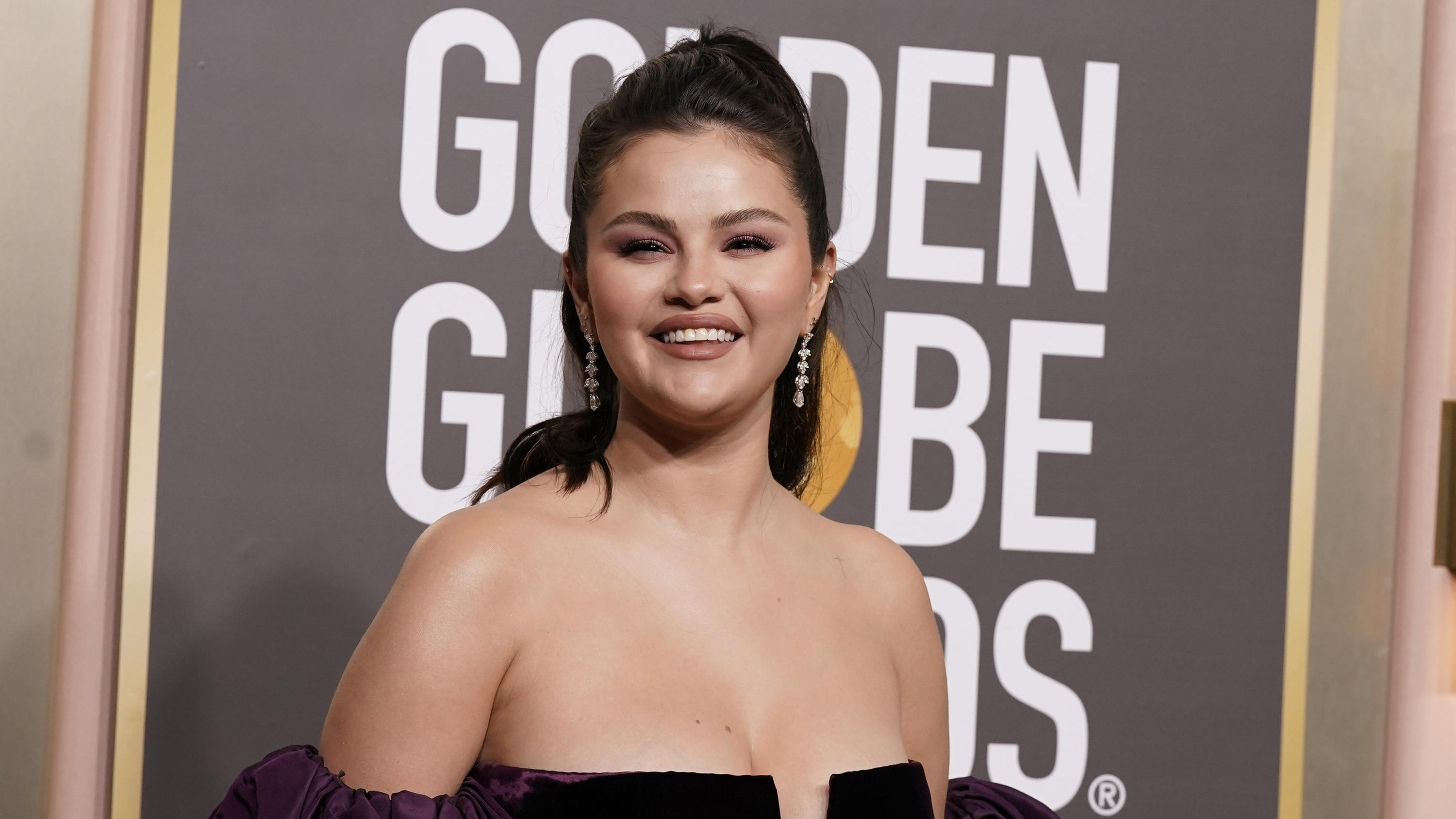 10.01.2023, USA, Beverly Hills: Selena Gomez kommt zur Verleihung der 80. Golden Globe Awards im Beverly Hilton Hotel. Foto: Jordan Strauss/Invision/AP/dpa +++ dpa-Bildfunk +++