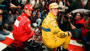 Ralf Schumacher zeigt sich mit stark ergrauten Haaren