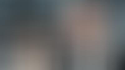 Lily Collins: Ehe- und Verlobungsring der Schau...