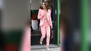 typePowersuit für die Prinzessin: Kate begeistert im rosa Hosenanzug