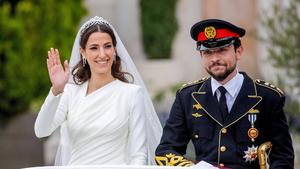 typeMärchenhochzeit in Jordanien: Prinz Hussein und Rajwa sind verheiratet