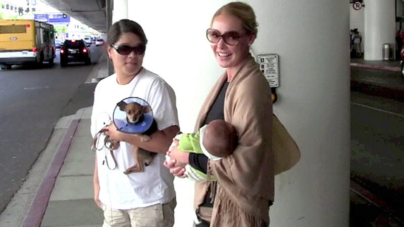 Katherine Heigl mit ihrer Adoptivschwester und ihrer Adoptivtochter.
