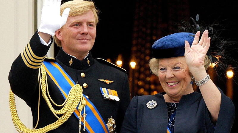 Königin Beatrix dankt ab und macht Willem-Alexander zum König