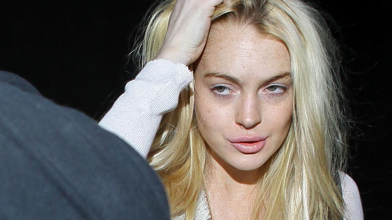 Lindsay Lohan knutscht Jessica Albas Ehemann